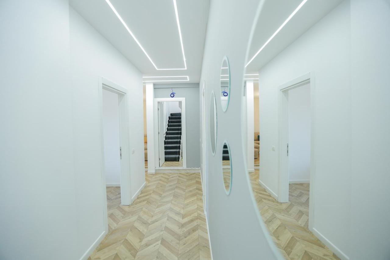 Miku Apartments-Luxury City View At Wilson Square Tirana Exteriör bild