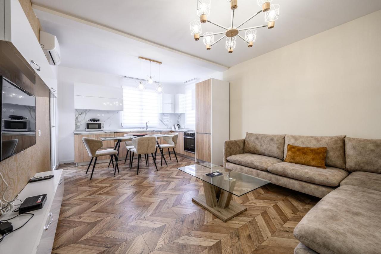 Miku Apartments-Luxury City View At Wilson Square Tirana Exteriör bild