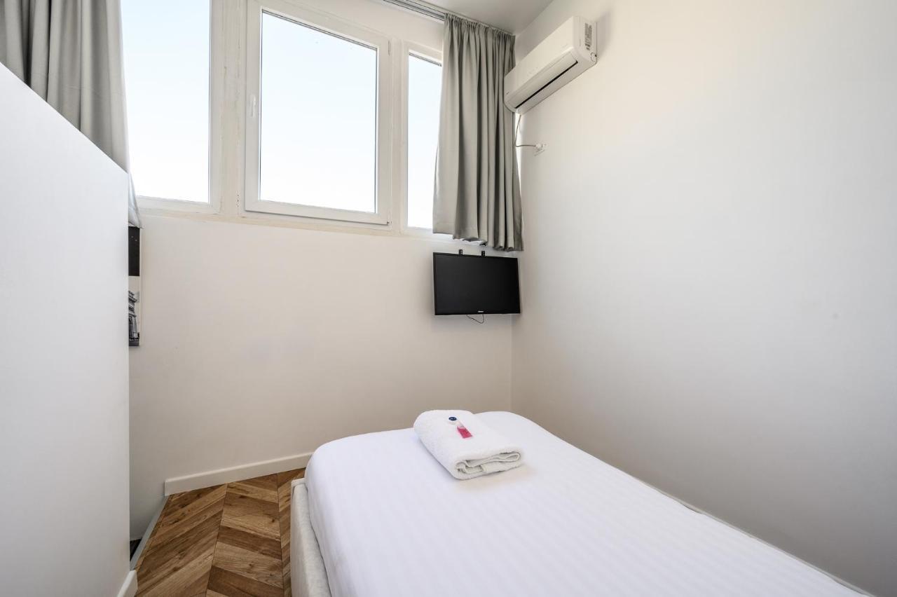 Miku Apartments-Luxury City View At Wilson Square Tirana Exteriör bild