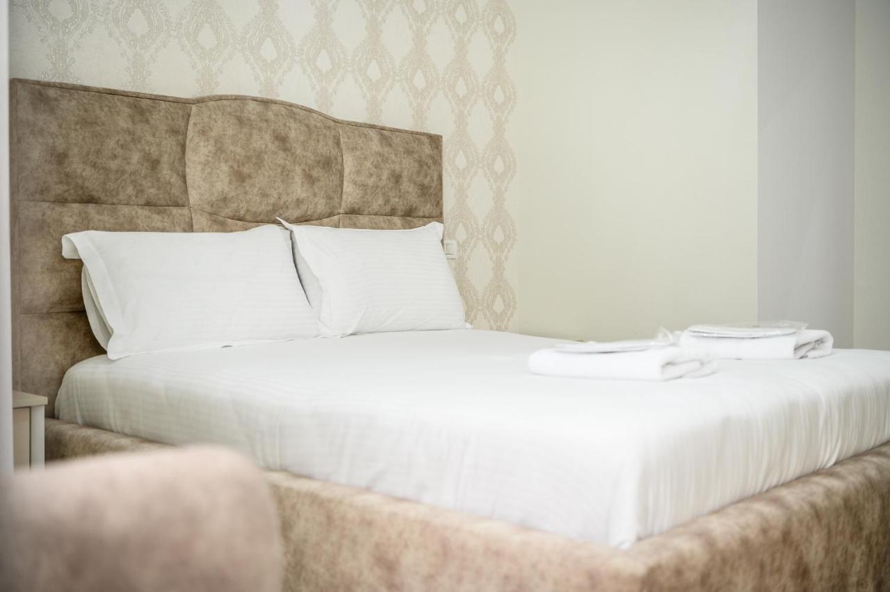 Miku Apartments-Luxury City View At Wilson Square Tirana Exteriör bild