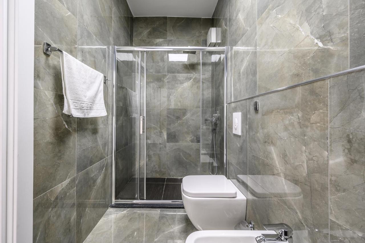 Miku Apartments-Luxury City View At Wilson Square Tirana Exteriör bild