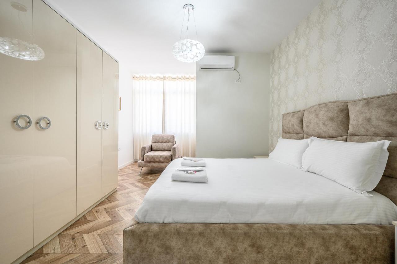 Miku Apartments-Luxury City View At Wilson Square Tirana Exteriör bild