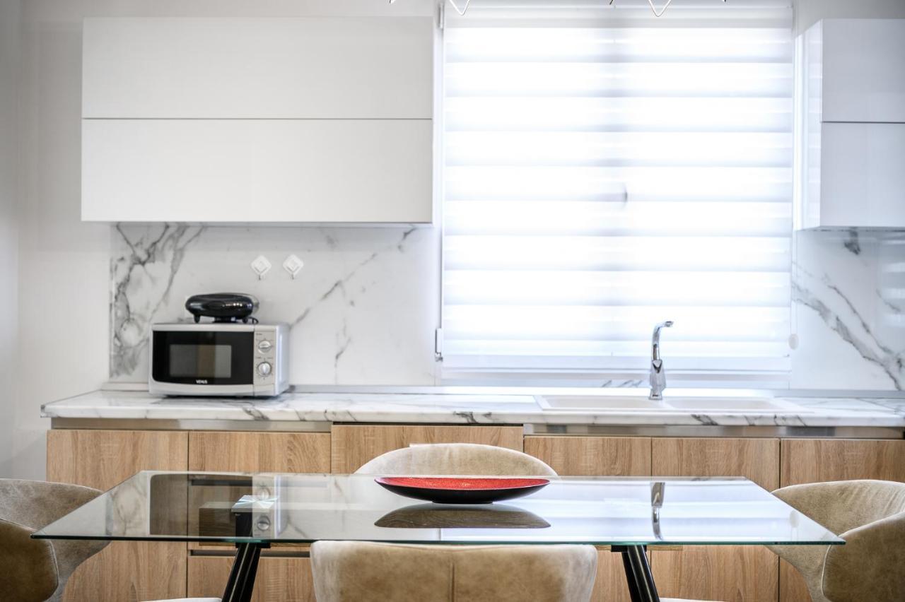 Miku Apartments-Luxury City View At Wilson Square Tirana Exteriör bild