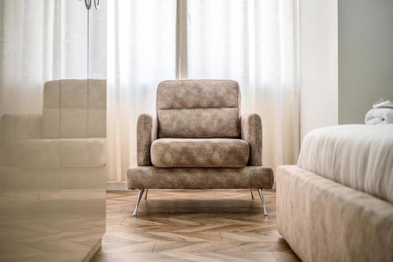 Miku Apartments-Luxury City View At Wilson Square Tirana Exteriör bild