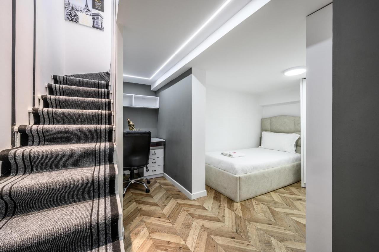 Miku Apartments-Luxury City View At Wilson Square Tirana Exteriör bild